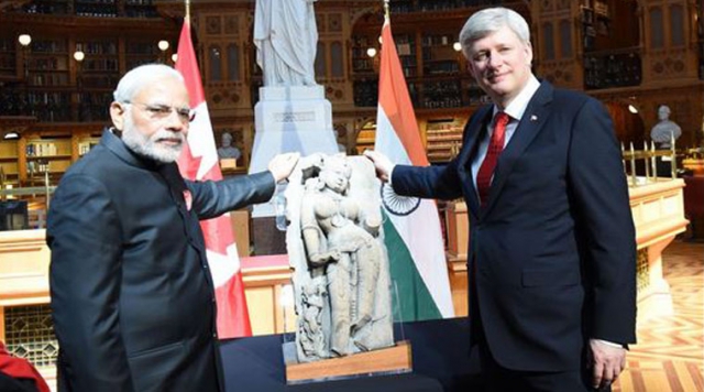 भारत के पीएम को कनाडा के पीएम ने 900 साल पुराना शिल्प लौटाया