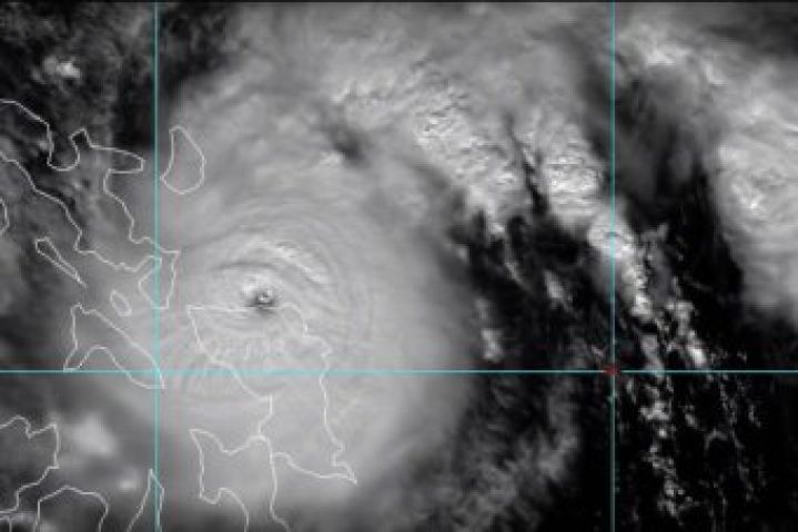फिलीपींस : 'मेलर' तूफान के कारण किया अलर्ट घोषित