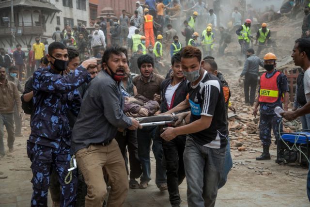 नेपाल में मृतकों की संख्या 8,413 तक पहुंची