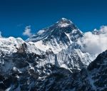150 पर्वतारोहियों ने किया एवरेस्ट फतह...