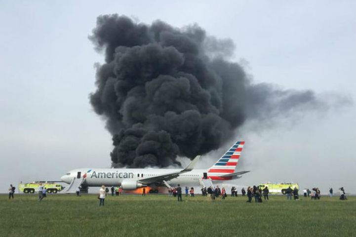 टायर फटने के बाद विमान में लगी आग