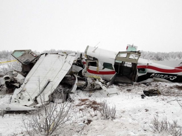 आसमान में टकराये विमान, पांच की मौत