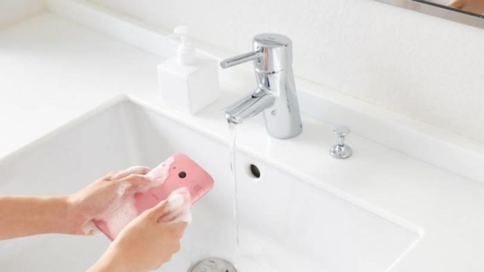 इस स्मार्टफोन को साबुन से धोने पर भी करेगा यह काम