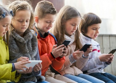 A Parent's Guide to Taming Mobile Addiction in Children