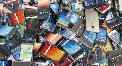 मोबाइल रिटेलर्स ने हैंडसेट कंपनियों से अपने फोन की कीमत कम करने की मांग की