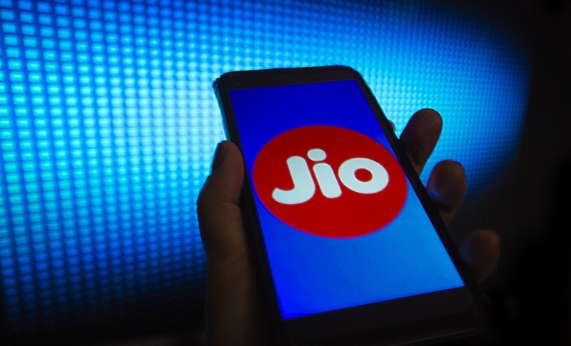 The reason for the recharge of only so much money in JIO and the 84-day data is available