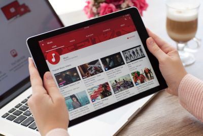 Youtube Introduces New Features To Chat And Share Videos With Friends