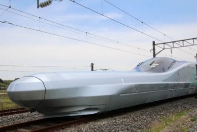 Japan began testing of the world's fastest bullet train Alfa-X