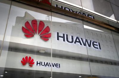 Huawei postpones launching its OS to replace Android