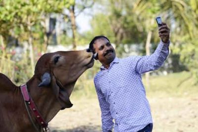 These apps are launched for 'Selfie with Goumata' Contest
