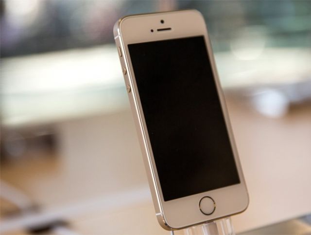 Apple अगले साल लॉन्च करेगी 4 इंच iphone डिस्प्ले