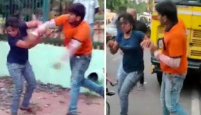 VIDEO: Delivery boy starts beating woman on beach road, know why