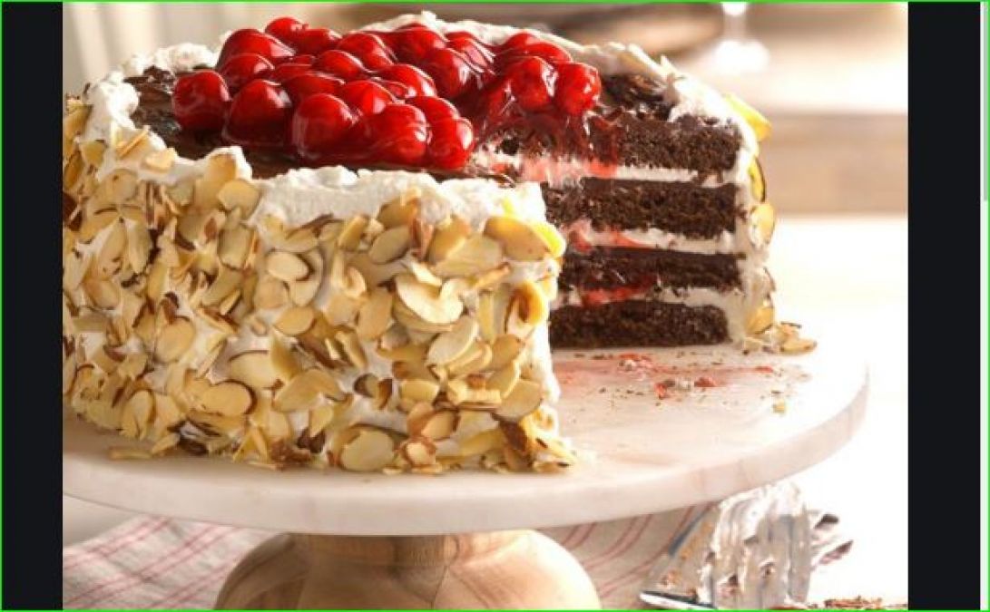 Cakes Are Sold The Most On Christmas Cakes Of Three To Four Kilos Gets Prepared Here Newstrack English 1