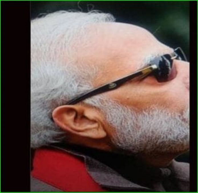 Solar Eclipse 2019: PM Modi sports Maybach sunglasses worth over Rs 1.4  lakh - BusinessToday