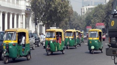 दिल्ली चुनाव : चुनावी घमासान के चलते जानिए दिल्ली के ई-रिक्शा चालकों का रुझान