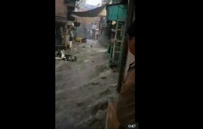 जोधपुर की बारिश अपने साथ वाहन से लेकर अन्य कई सामान ले गई (VIDEO)