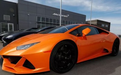 This man takes help from government in name of corona and buys Lamborghini