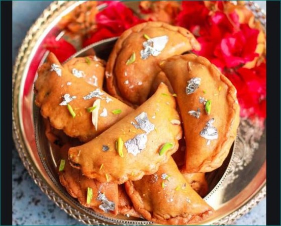 Must eat this special Bahubali Gujiya of rupees 1200 on this Holi