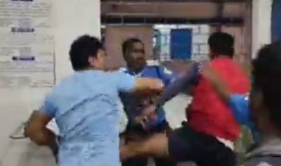 VIDEO: Patient arguing in hospital, doctor thrashed him