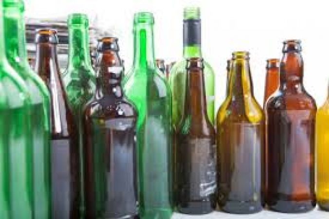 आखिर क्यों होता है बियर की बोतलों का रंग हरा और भूरा ?