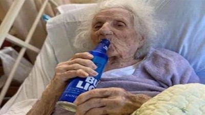 103-year-old grandmother recovered from corona, celebrates by drinking beer