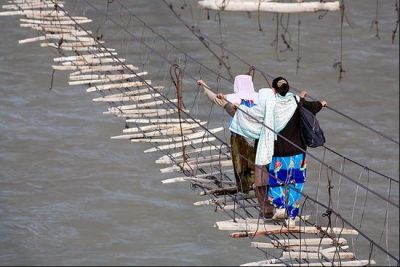 This dangerous bridge in Pakistan, fear of death while walking