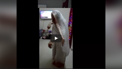 इस वीडियो में गरबा करती महिला को कहा जा रहा है प्रधानमंत्री नरेंद्र मोदी की माँ