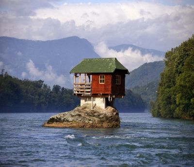 देखें दुनिया के सबसे अनोखे घरों की तस्वीरें...