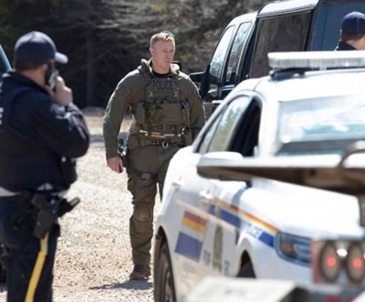 कनाडा में पुलिस की वर्दी पहनकर आरोपी ने बरसाई गोलियां