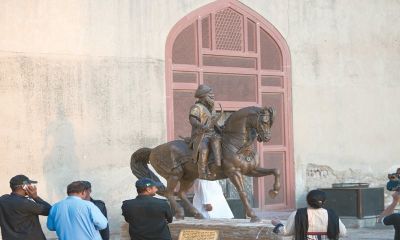 Pakistan demolishes the statue of Maharaja Ranjit Singh