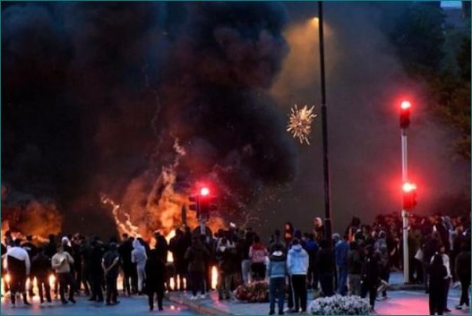 'क़ुरान शरीफ' जलाने के बाद 'जल' उठा स्वीडन, हिंसा-आगज़नी और पुलिस पर पथराव