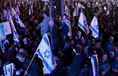 इजराइल की नई सरकार के खिलाफ सड़कों पर उतरे लोग, न्यायिक व्यवस्था में बदलाव की मांग