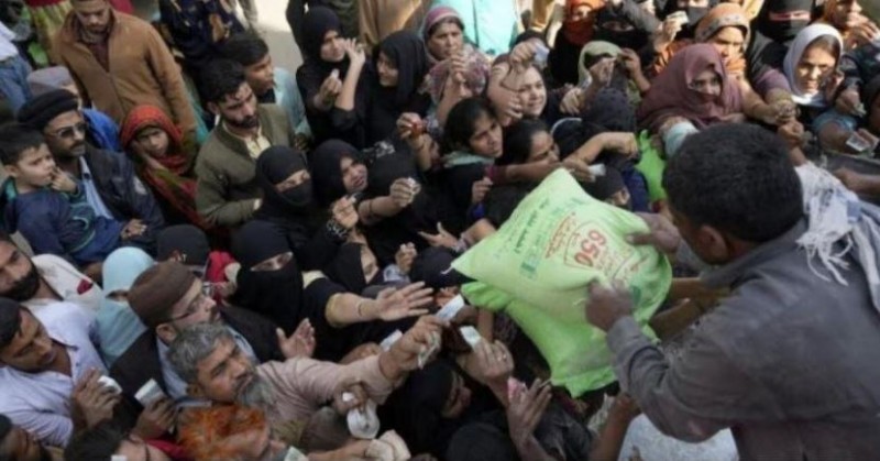 पाकिस्तान में मचा हाहाकार! लाख लोगों की जान पर मंडराया खतरा
