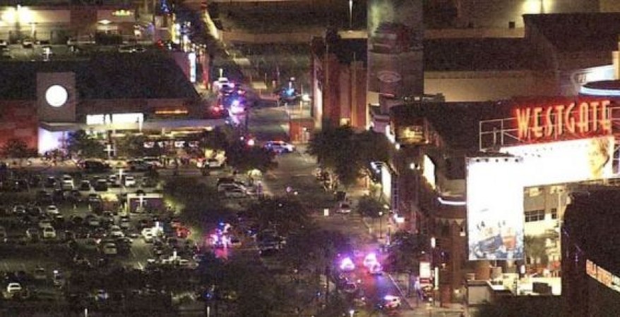 Three people shot in Arizona outdoor mall, police engaged in investigation