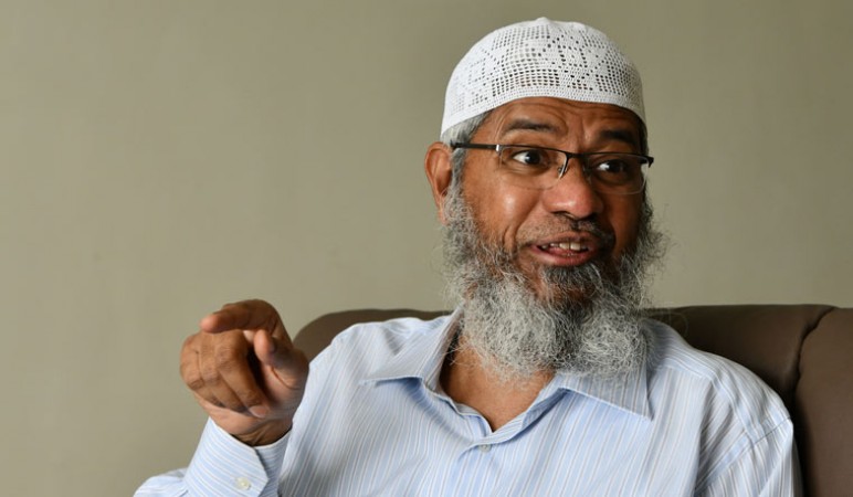 भगोड़े इस्लामी उपदेशक ज़ाकिर नाइक को मदद दे रहा पाक, खाड़ी देशों से भी मिल रही फंडिंग