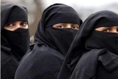 तालिबान ने बंद कराए महिला अभिनेत्रियों वाले टीवी सीरियल, एंकरिंग के समय भी पहनना होगा हिजाब