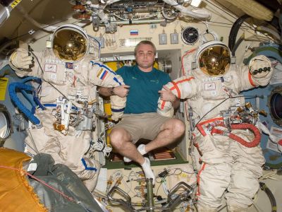All the toilets of International Space Station deteriorated, Astronauts wearing diapers