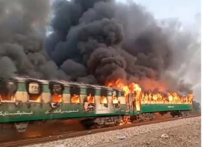 Massive fire breaks out in train after gas cylinder blast, 62killed  injuring several