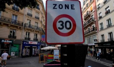 पेरिस में लागू हुए नए सड़क नियम, अब लोग 30 किमी/घंटा की रफ्तार से ही चला सकेंगे गाड़ियां