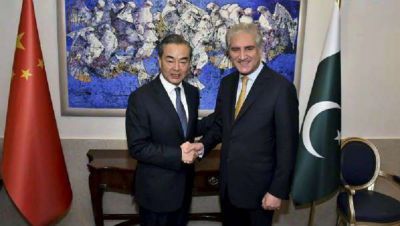 China's foreign minister promises Pakistan to support it on Kashmir issue