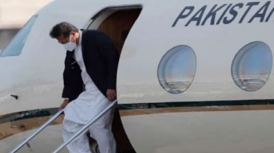 उड़ान भरते ही इमरान खान के विमान ने खोया संतुलन, बाल-बाल बची जान