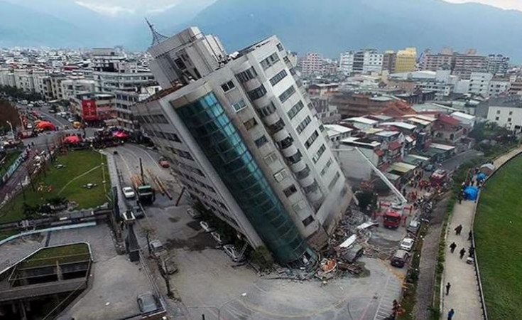 भूकंप से थर्राया ताइवान, 24 घंटे में आए 100 झटके, चारों तरफ मची तबाही