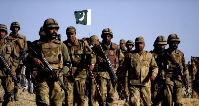 पाकिस्तानी सेना के काफिले पर आत्मघाती हमला, 21 सैनिक घायल