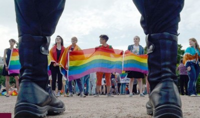 'चरमपंथी होते हैं LGBT..' , सुप्रीम कोर्ट ने समलैंगिकों और ट्रांसजेंडरों के मूवमेंट पर लगाया बैन !