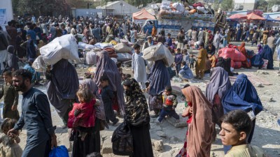 'उन्होंने हमे पकड़ा, पीटा और भगा दिया..', रोज़गार की तलाश में गए 3.5 लाख अफगानियों को ईरान ने बुरी तरह खदेड़ा