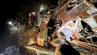 नेपाल : पोखरा से काठमांडू जा रही बस त्रिशूली नदी में गिरी, 18 यात्रियों की मौत