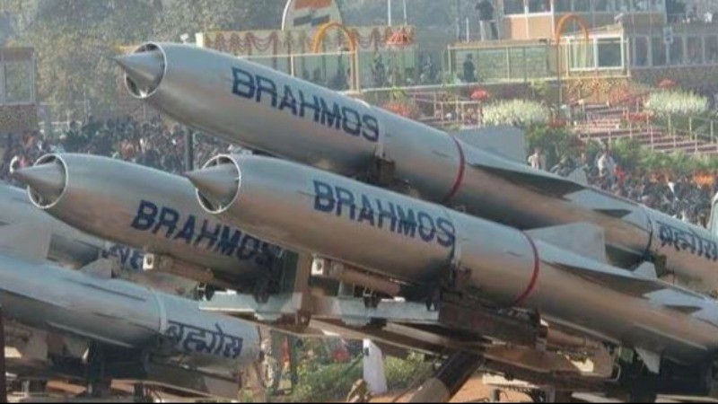चंद मिनट में पाक को धूल चटा सकती है भारत की ब्रह्मोस मिसाइल