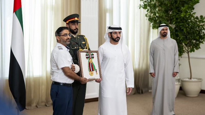 UAE के राष्ट्रपति ने भारतीय पायलट कैप्टन स्मित मच्छार को फर्स्ट क्लास ऑर्डर ऑफ जायद II से नवाजा