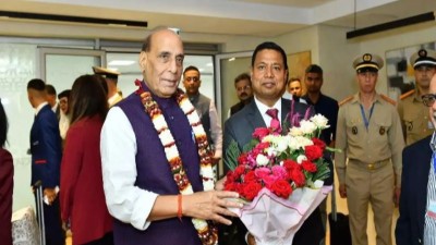 मोरक्को की धरती से रक्षा मंत्री राजनाथ सिंह ने साधा पाक पर निशाना, कहा-