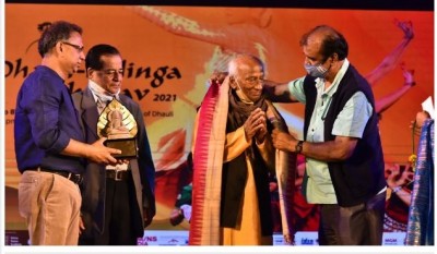 Odissi music maestro Gopal Chandra Panda conferred Buddha Samman